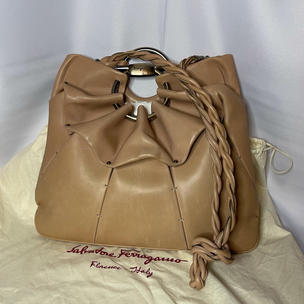 Multiple Designer Purses - Picture 4 of 5